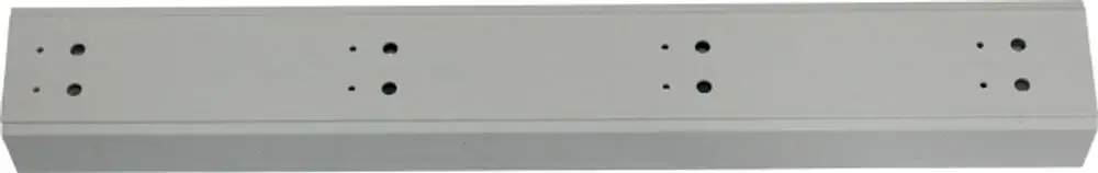 Aluminium-Kabelkanal von Wolf, rechteckig mit mehreren Löchern zur Befestigung. Eignet sich zur Kabelorganisation und hat eine mittlere Trennwand.